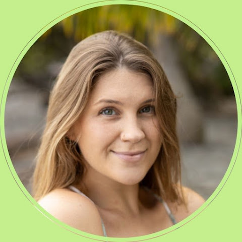 Emma in Costa Rica channel avatar