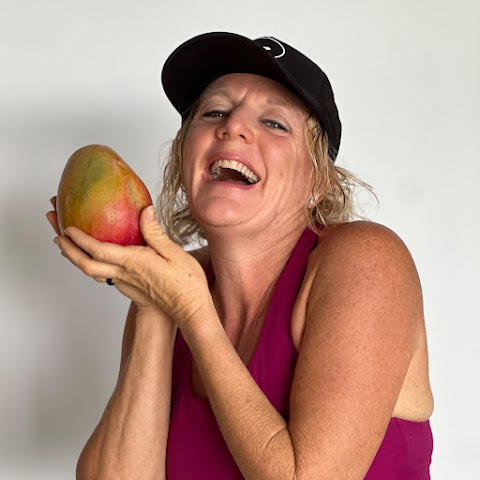 Finding Mangos | Costa Rica channel avatar