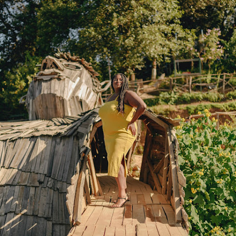 The Lady Who Travels channel avatar