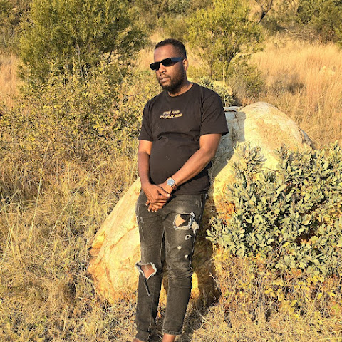 Travel With Rhulz🇿🇦 channel avatar